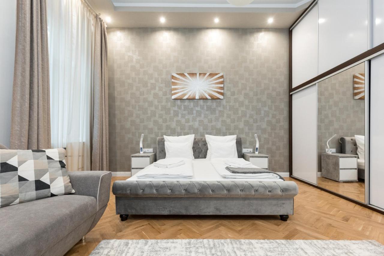 City Center Grand Luxury W 2Br/2Bt Budapeste Exterior foto
