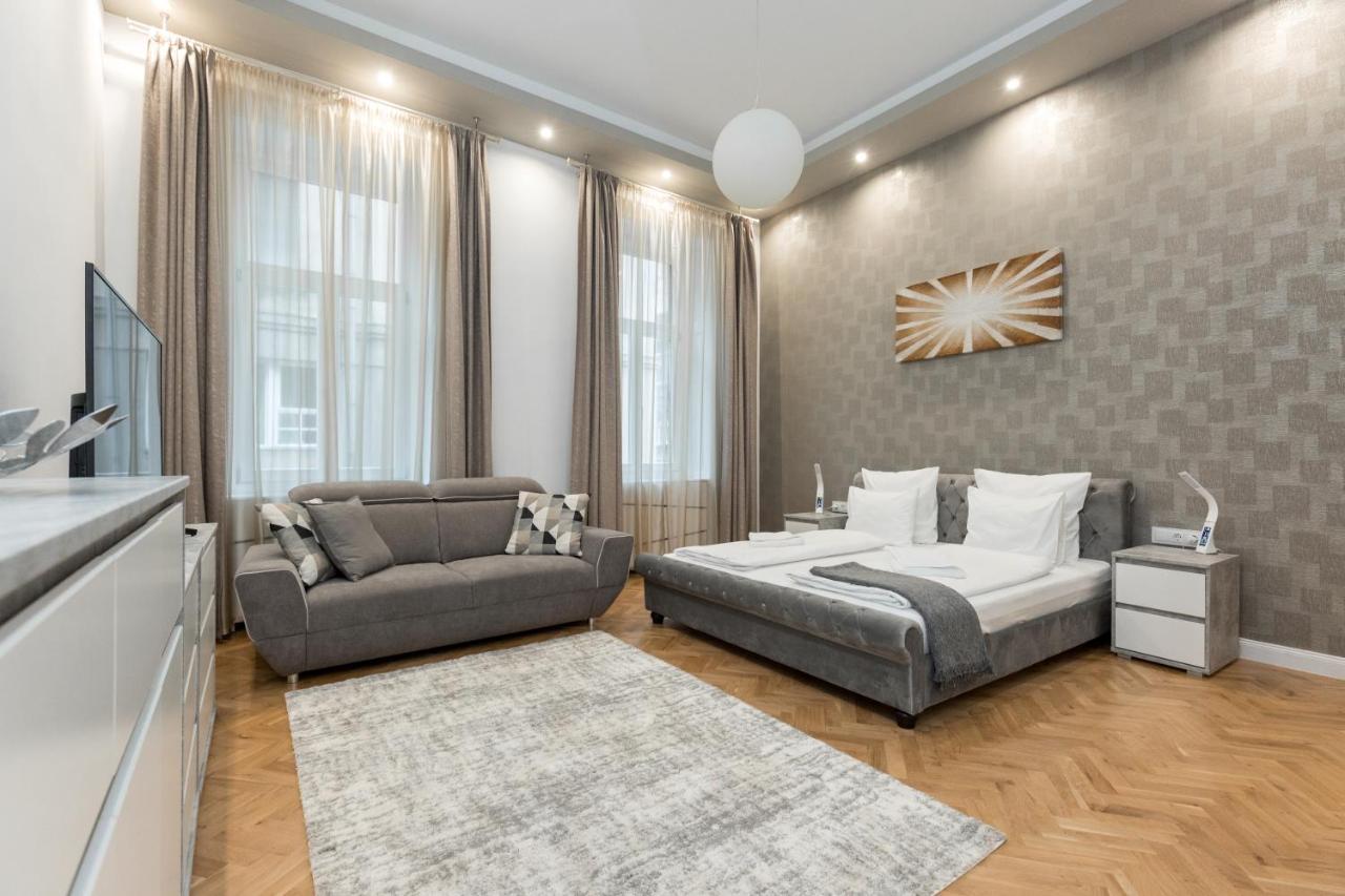 City Center Grand Luxury W 2Br/2Bt Budapeste Exterior foto