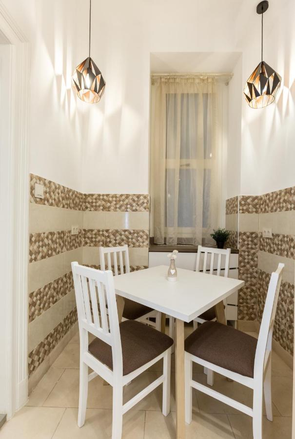 City Center Grand Luxury W 2Br/2Bt Budapeste Exterior foto