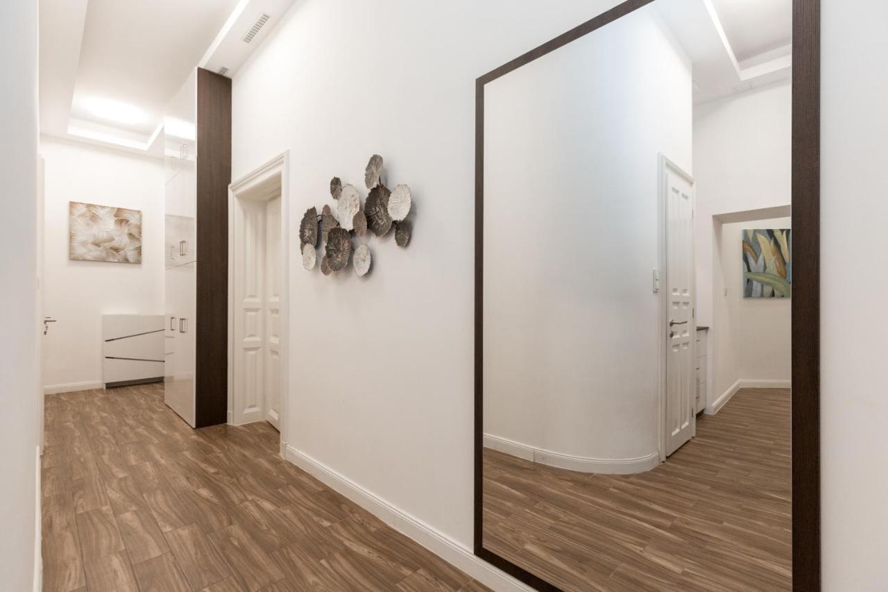 City Center Grand Luxury W 2Br/2Bt Budapeste Exterior foto
