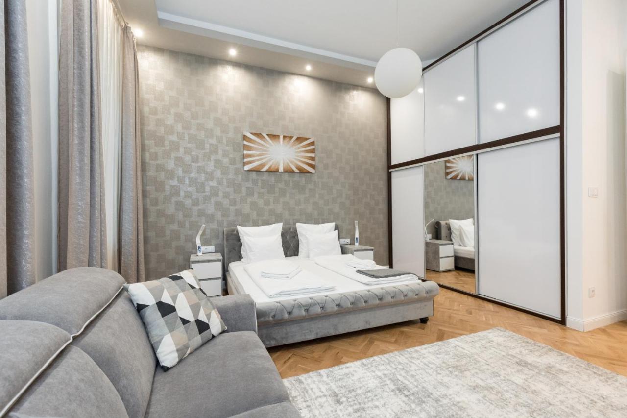 City Center Grand Luxury W 2Br/2Bt Budapeste Exterior foto